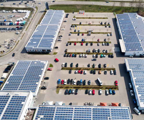 Advantages of Installing Solar Power in a Mall or Shopping Center